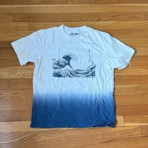 Uniqlo Blue and White Graphic Tee